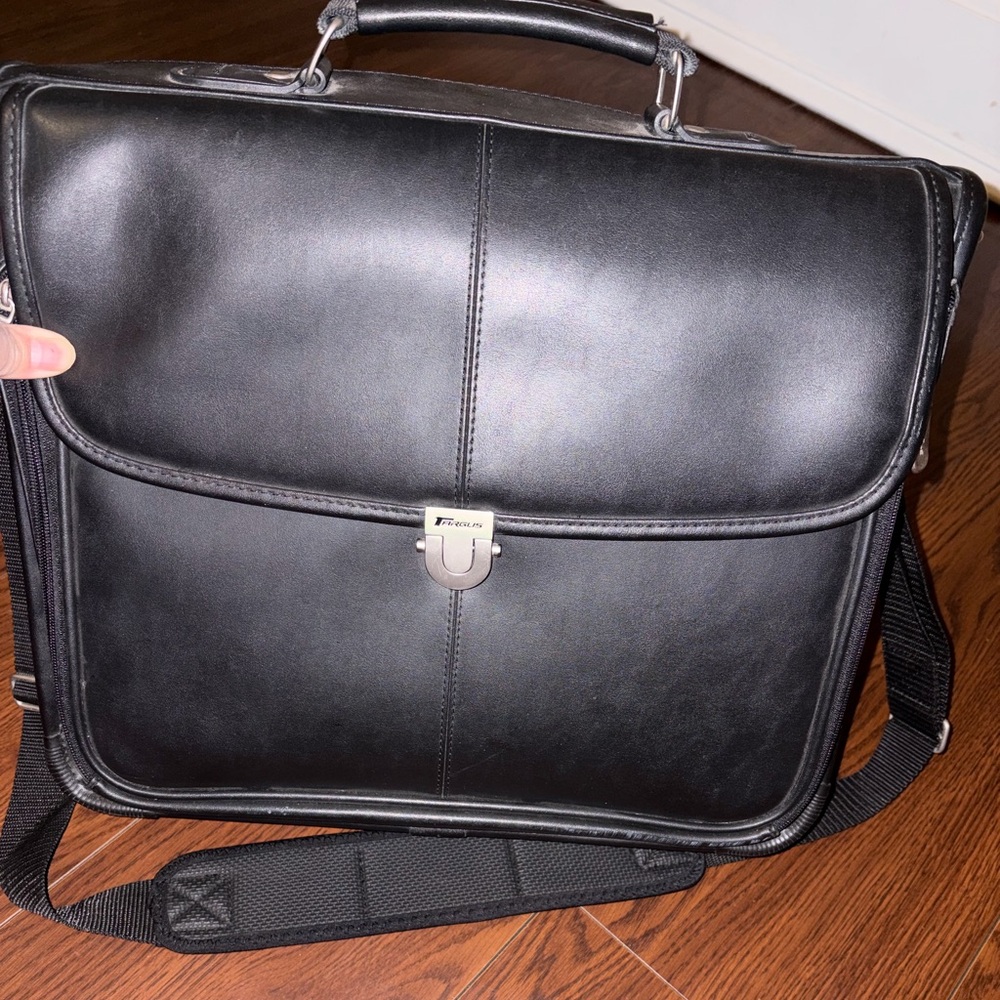 Targus Black Leather Briefcase with Silver Hardware